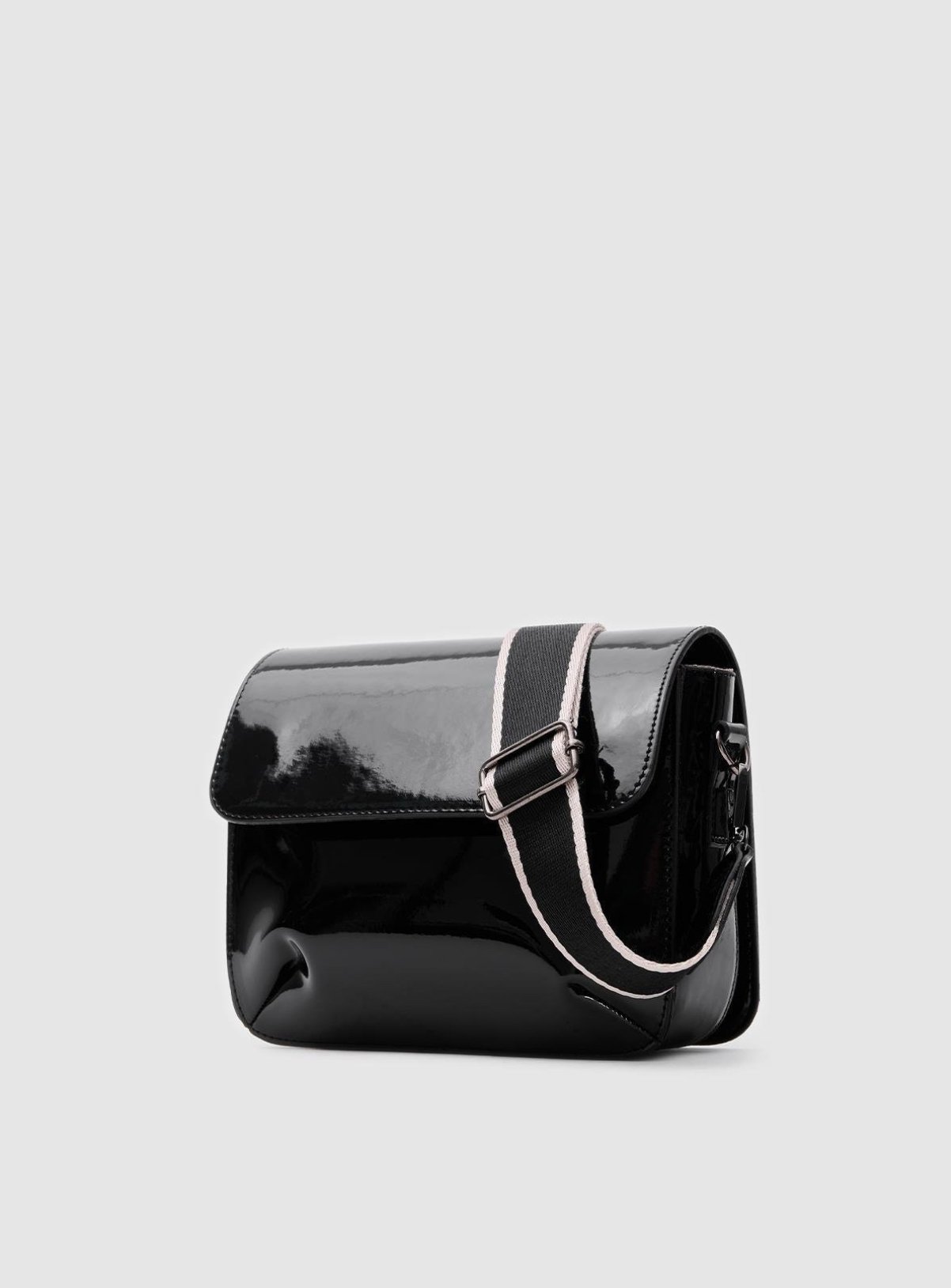 Rugan Siyah Çapraz Çanta