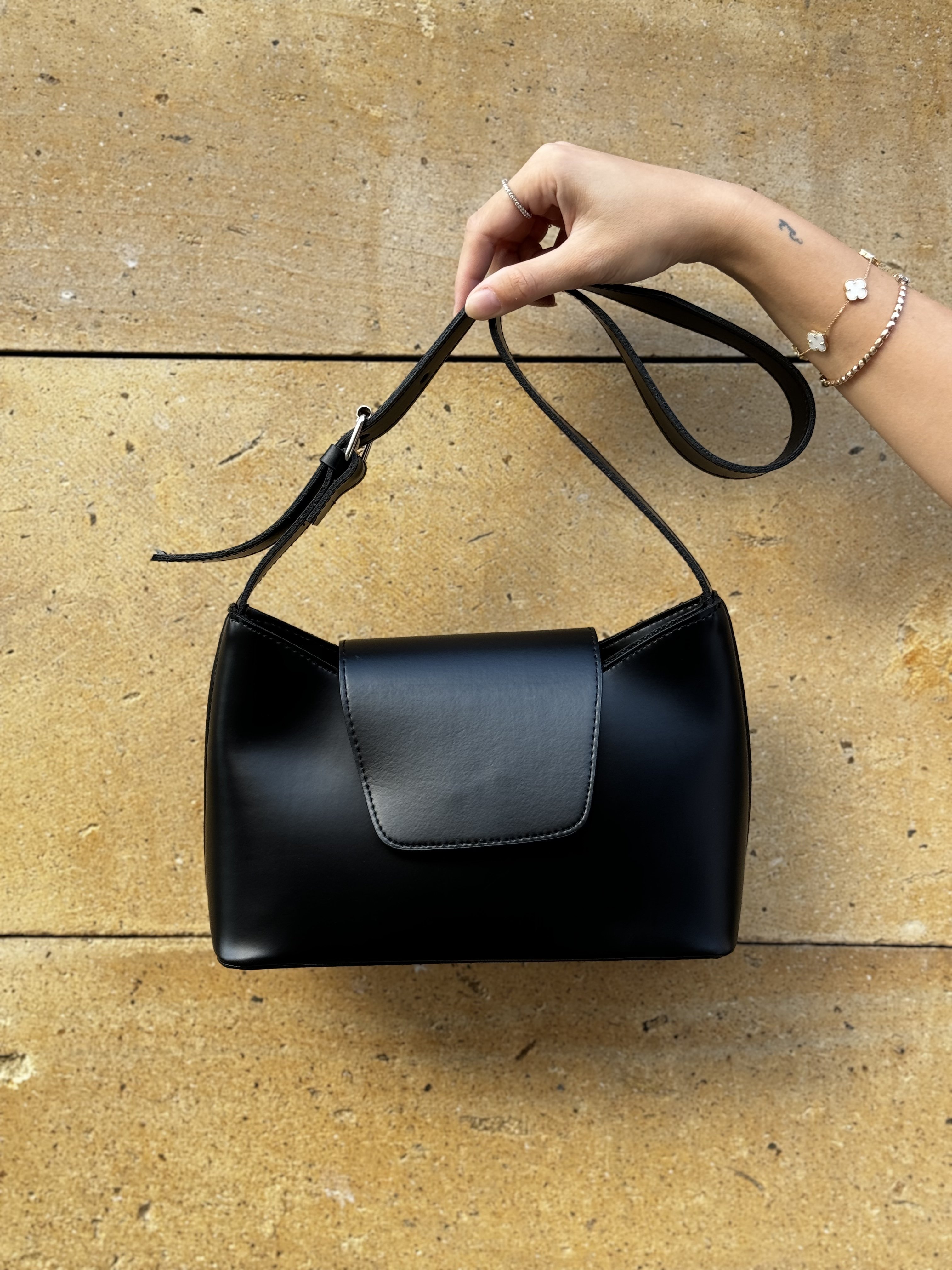 Havana Kapaklı Siyah Baget Çanta