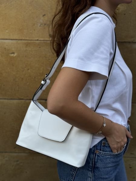 Havana Kapaklı Beyaz Baget Çanta