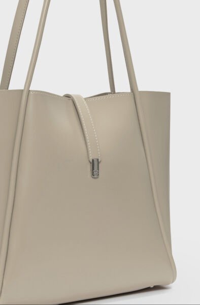 Kilitli Omuz Çantası Bej