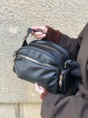 Bol Gözlü Çapraz Askılı Çanta Siyah