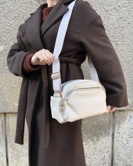 Bol Gözlü Çapraz Askılı Çanta Krem