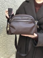 Bol Gözlü Çapraz Askılı Çanta Kahverengi