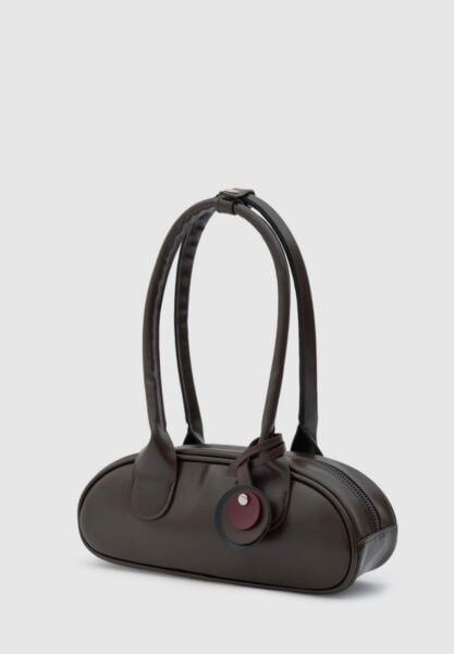 Charmlı Oval Baget Çanta Acı Kahve