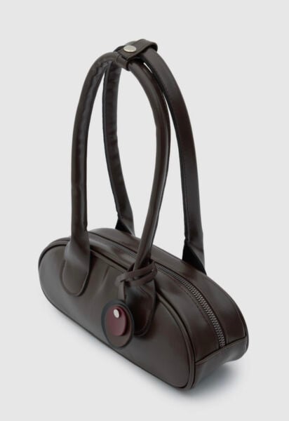 Charmlı Oval Baget Çanta Acı Kahve