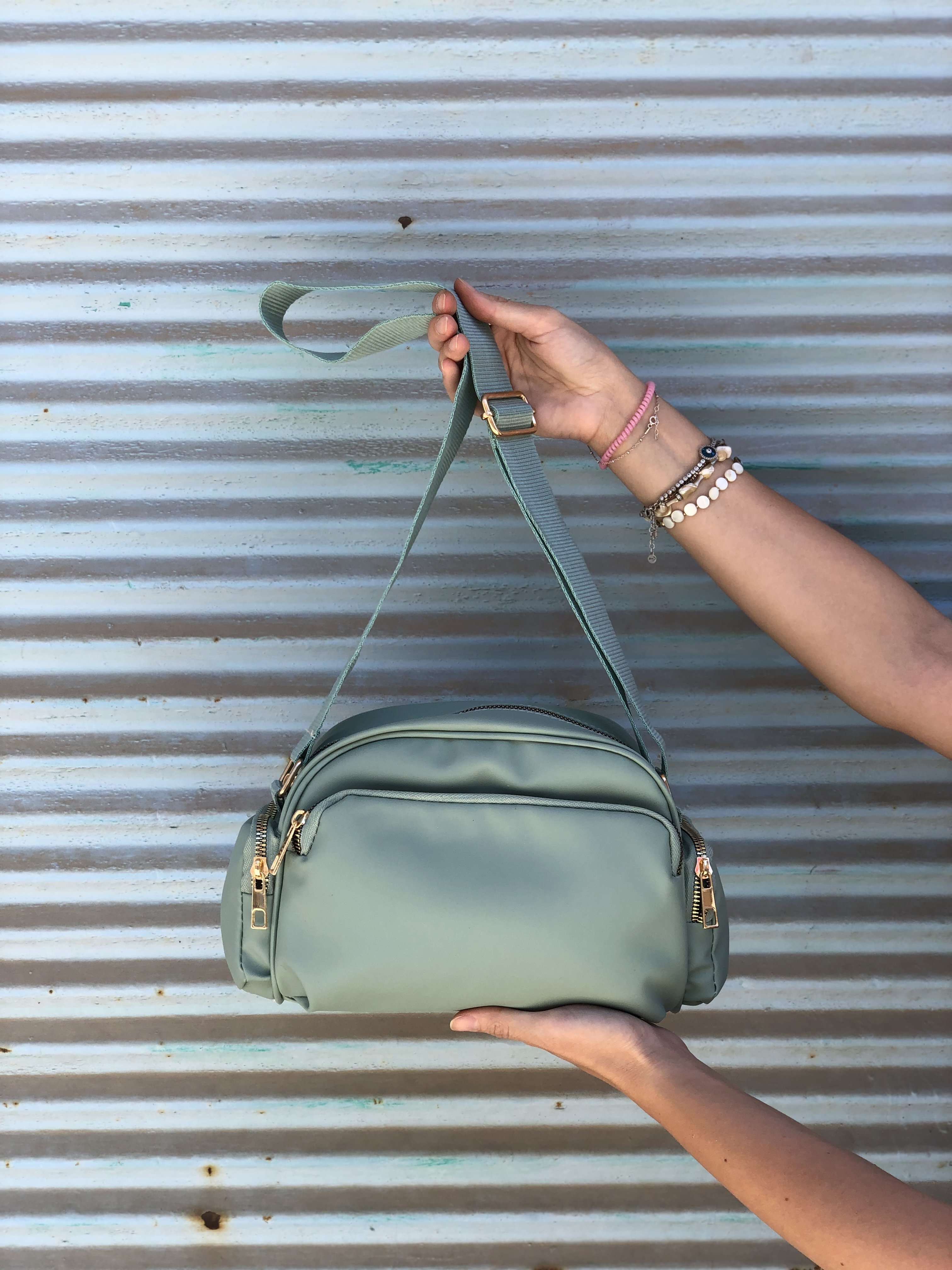 Bol Gözlü Çapraz Askılı Çanta Yeşil