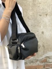 Bol Gözlü Çapraz Askılı Çanta Siyah