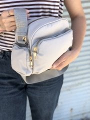 Bol Gözlü Çapraz Askılı Çanta Gri