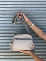 Bol Gözlü Çapraz Askılı Çanta Gri