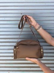 Bol Gözlü Çapraz Askılı Çanta Vizon