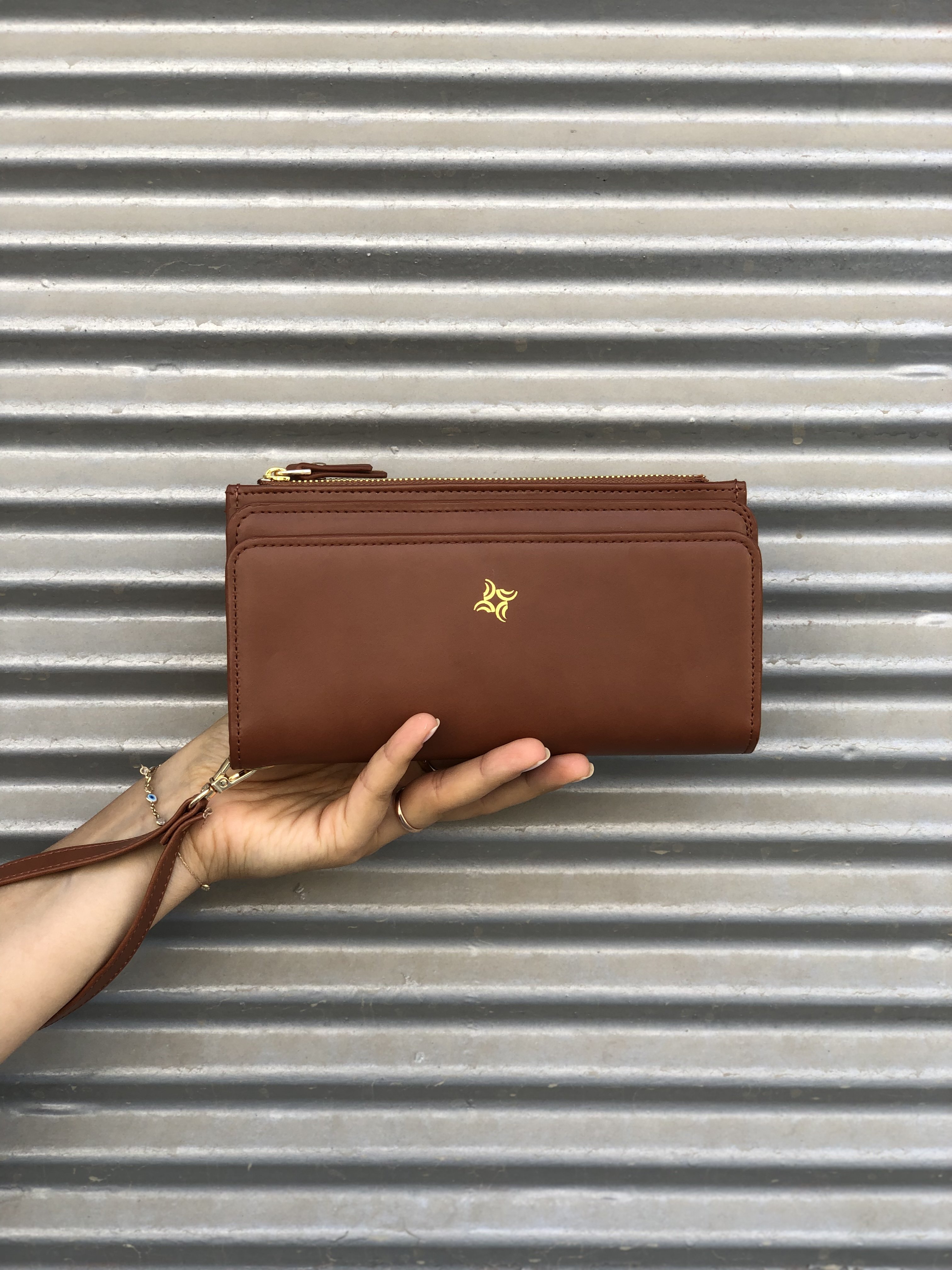 Çok Gözlü Bilek Askılı Kadın Cüzdanı Taba