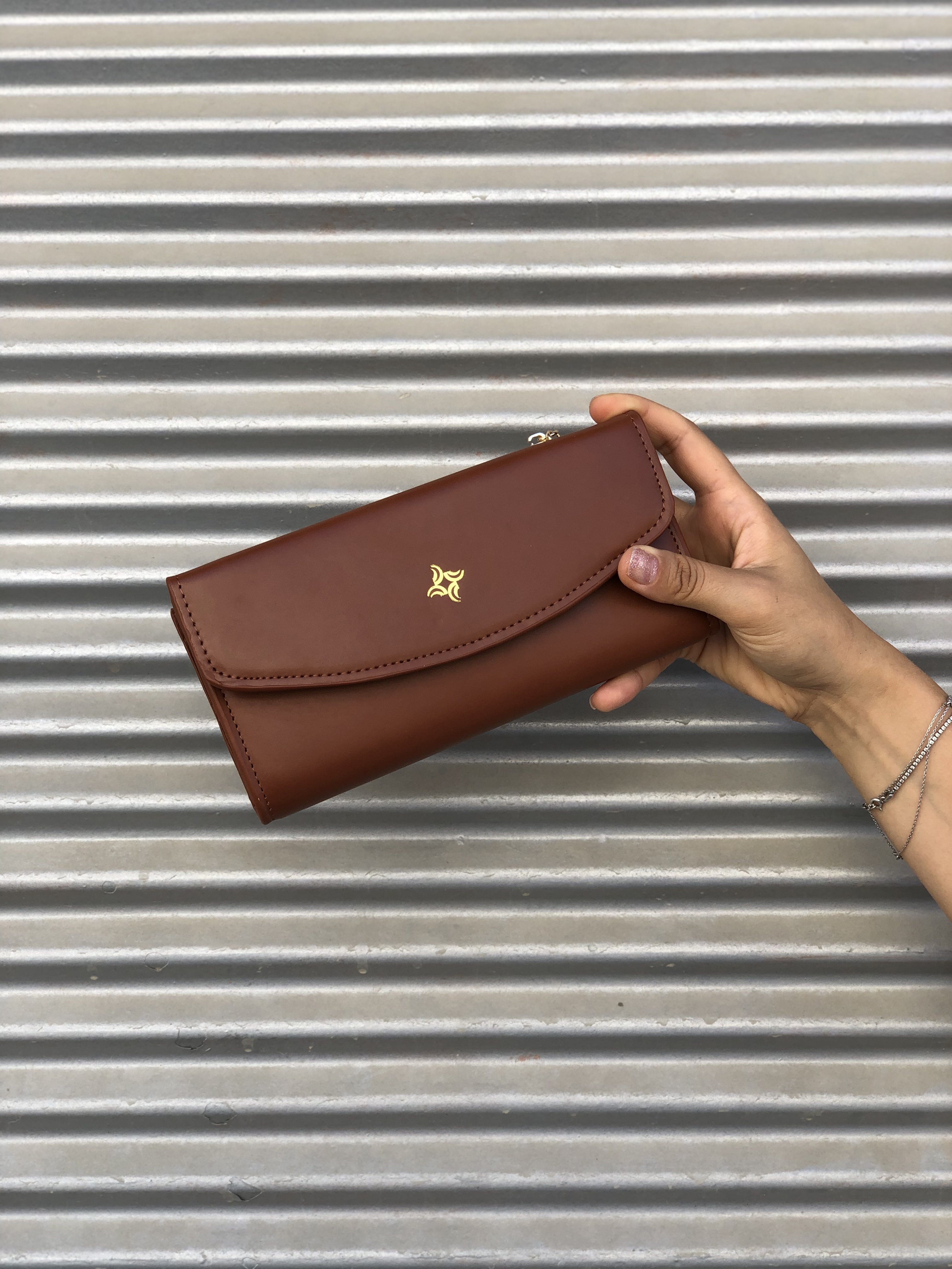 Önü Cep Detaylı Kadın Cüzdanı Taba