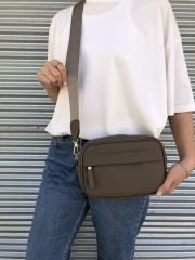 Önü Cepli Çapraz Çanta Vizon