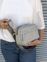 Önü Cepli Çapraz Çanta Gri