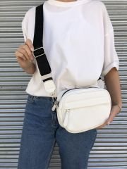 Önü Cepli Çapraz Çanta Beyaz