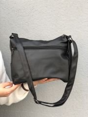 Bol Fermuarlı Yıkanmış Deri Kadın Çapraz Çanta Siyah