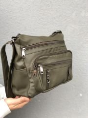 Bol Fermuarlı Yıkanmış Deri Kadın Çapraz Çanta Yeşil