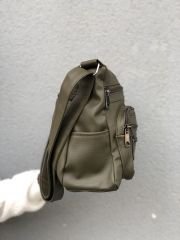 Bol Fermuarlı Yıkanmış Deri Kadın Çapraz Çanta Yeşil