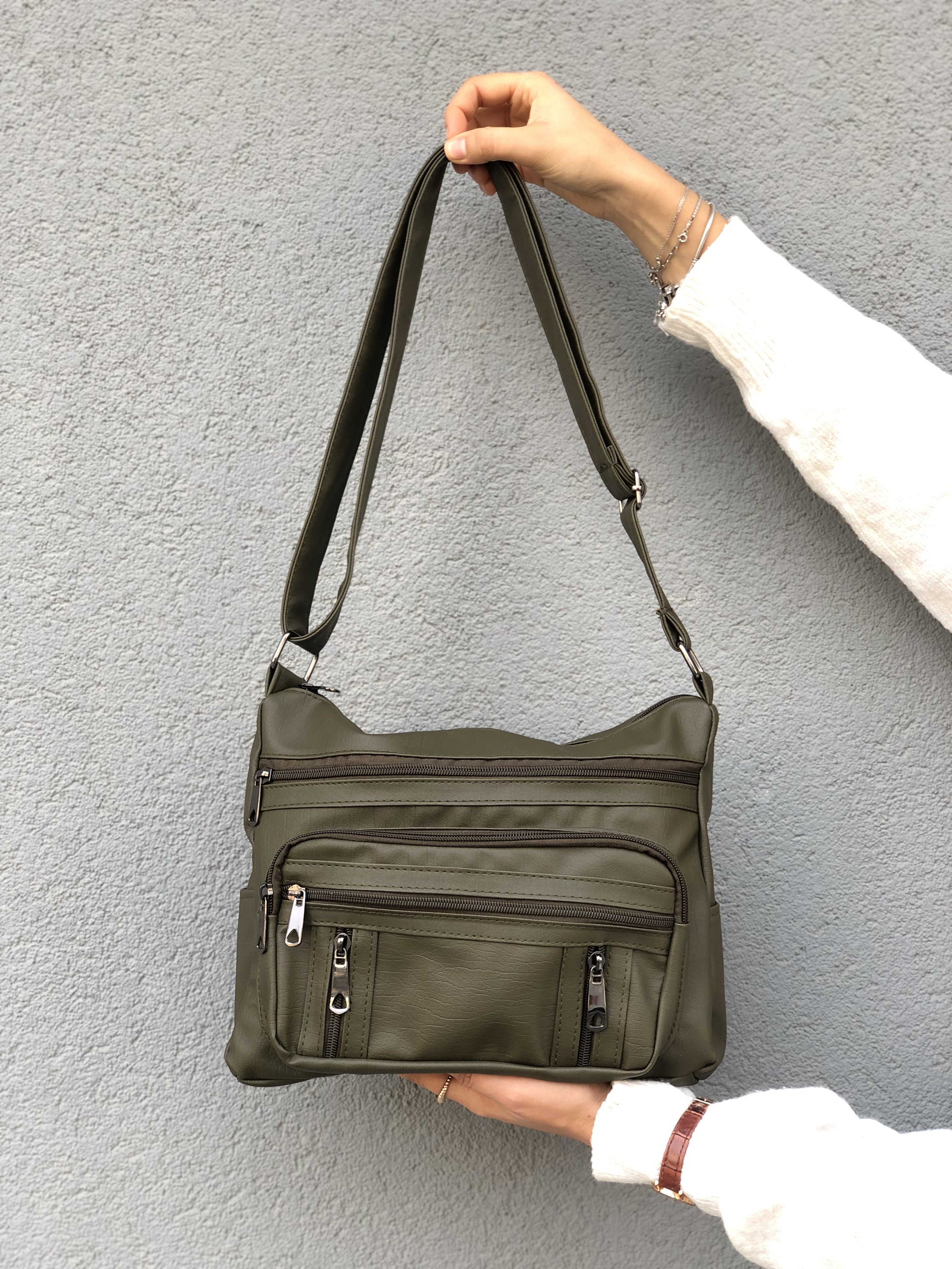 Bol Fermuarlı Yıkanmış Deri Kadın Çapraz Çanta Yeşil