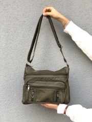 Bol Fermuarlı Yıkanmış Deri Kadın Çapraz Çanta Yeşil