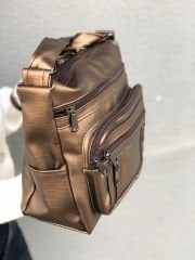 Bol Fermuarlı Yıkanmış Deri Kadın Çapraz Çanta Bakır