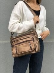 Bol Fermuarlı Yıkanmış Deri Kadın Çapraz Çanta Bakır