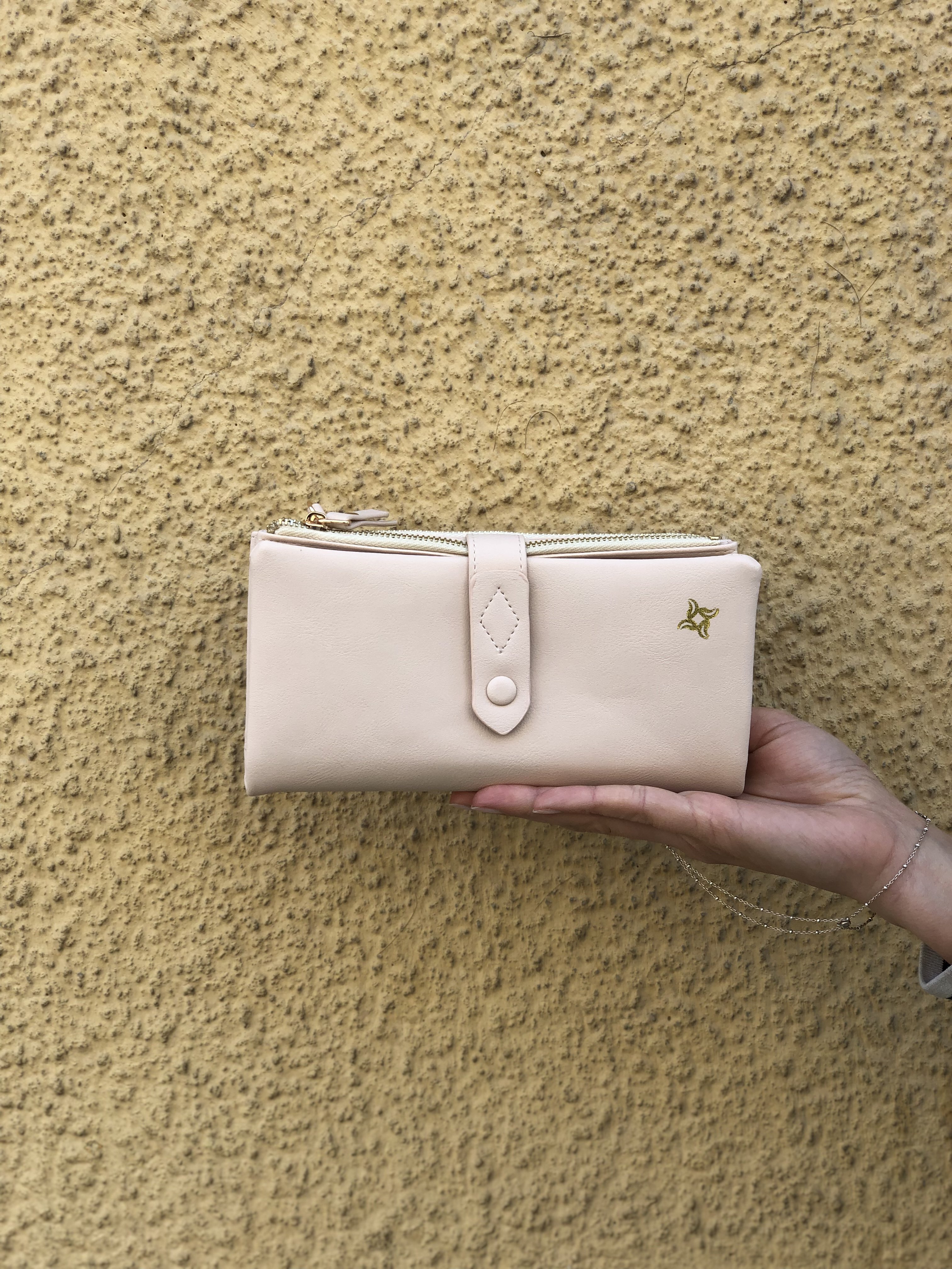 Bol Kartlıklı Yumuşak Deri  Portföy Cüzdan Krem